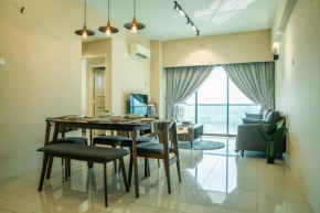 Cosy City-View Suite in Town